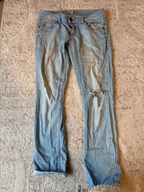 CAbi Light Wash Distressed Women’s Jeans